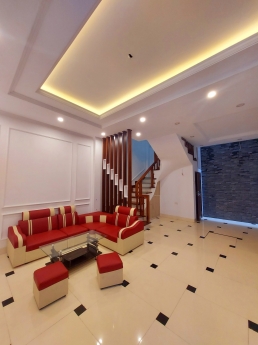 Nhà mới Lê Đức Thọ có ban công thoáng sáng vô cùng Dt50m2 5T mt 4,5m giá nhỉnh 5 tỷ