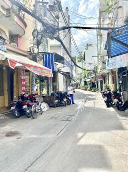 NHÀ MỚI ĐẸP, SÁT HẺM XE HƠI, 27M3, 4 TẦNG KIÊN CỐ, NHỈNH 5 TỶ TL