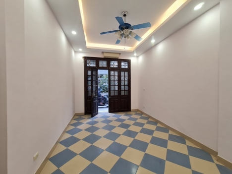 Bán nhà Bạch Mai-Ngõ to như phố, 39m2 x 4 tầng x 4 ngủ, MT 3.8m, Giá chỉ 3.7 tỷ
