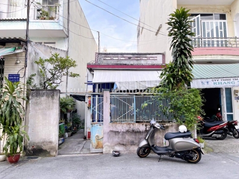 114m2  nhà cấp 4 dt 5.6x20.5, hẻm rộng 7m đường TKTQ. Giá 9 tỷ thương lượng