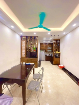 BÁN NHÀ HỒ TÙNG MẬU-ÔTÔ TRÁNH 5M-TRUNG TẬM QUẬN CẦU GIẤY-CHỈ 4 TỶ