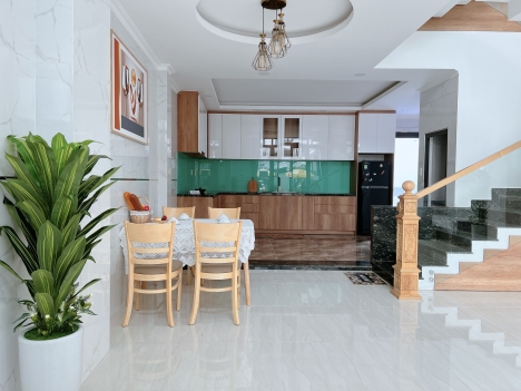 Siêu phẩm nhà phố ven sông Quận 12 giá chỉ 25tr/m2. Nằm trong khu compound cao cấp đầy đủ tiện
