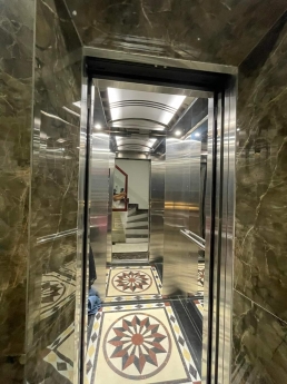 Bán nhà Phùng Chí Kiên DT 60m2, Phân lô, gara 7 chỗ, thang máy, Kinh doanh, ở luôn
