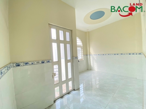 Duy nhất căn nhà 1 Trệt 1 Lầu đẹp đường oto nhỏ SHR,thổ cư 100% P.Tân Tiến chỉ 2tỷ590