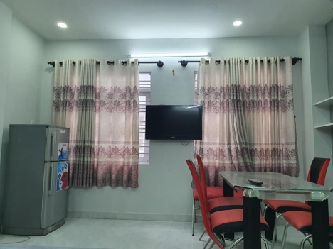 Chỉ 2 Tỷ 4 Bán Nhà Bùi Thị Xuân P2 Tân Bình Giáp Phú Nhuận 3 Tầng 30m2 SHR