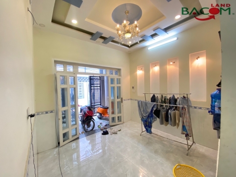 Duy nhất căn nhà 1 Trệt 1 Lầu đẹp đường oto nhỏ SHR,thổ cư 100% P.Tân Tiến chỉ 2tỷ590