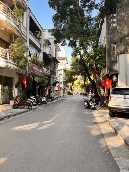 Nhà liền kề Tố Hữu, Hà Đông, diện tích 55m2 x 7 tầng, thang máy,vỉa hè,giá 10.5