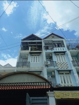 NHà 4 tầng ngang 4.6m dài 18m Quận 2 Đường Nguyễn Duy TRinh 9 tỷ 100tr