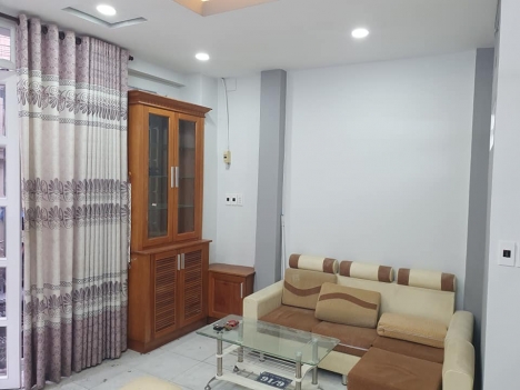 Chỉ 2 Tỷ 4 Bán Nhà Bùi Thị Xuân P2 Tân Bình Giáp Phú Nhuận 3 Tầng 30m2 SHR