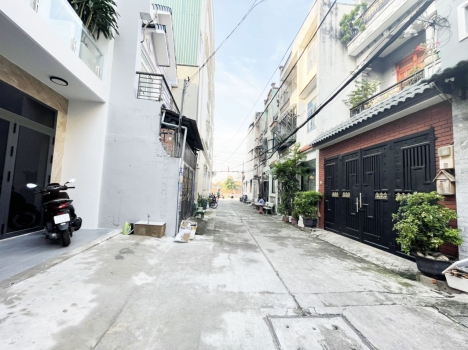 VỊ TRÍ ĐẸP, GẦN CÁC TRƯỜNG ĐIỂM QUẬN 12, H6M, 4 TẦNG, Ô TÔ VÀO NHÀ.