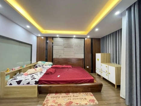 Bán nhà Phùng Chí Kiên DT 60m2, Phân lô, gara 7 chỗ, thang máy, Kinh doanh, ở luôn