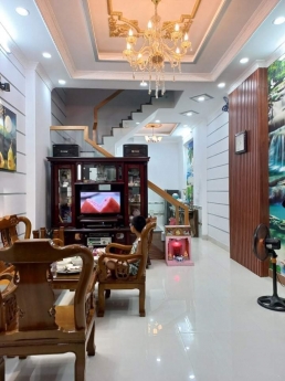 XÁCH VALI VÀO Ở NHÀ MỚI,  KDC TĂNG LONG - QUẬN 9,  DT = 51M2, BTCT  3 TẦNG NHỈNH 4 TỶ