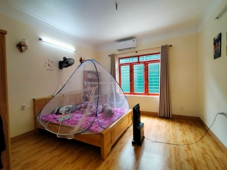 Nhà Phường Thạch Bàn phân lô, vỉa hè, KD, 90 m2, MT 6 m, chỉ 14 tỷ.