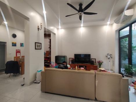Nhà dân xây phố Bát khối, ô tô vào nhà, 155 m2, giá chỉ 7,3 tỷ.