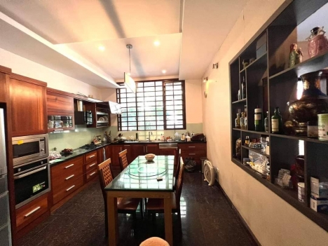 Bán nhà Trương Công Giai, Cầu Giấy, 52m2 x 5 tầng, 2 mặt thoáng, ô tô vào nhà, kinh doanh, 15m ra