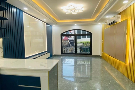 Bán nhà chính chủ,4tầngxMT 4.3m,lô góc,đường oto,gần chợ,phường Ô Chợ Dừa,Đống Đa,8.8 tỷ