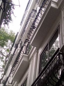 BÁN NHÀ PHỐ NGỌC TRỤC ĐẠI MỖ QUẬN NAM TỪ LIÊM 35 m2 x 5 T NHỈNH 3 TỶ Ô TÔ KD