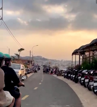 Cần bán gấp 500m2 đất view đẹp đường Huỳnh Tấn Phát, Đà Lạt giá chỉ 4.3 tỷ