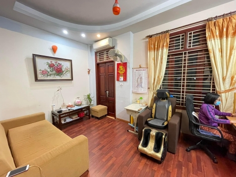 Nhà hiếm 4 tầng phố Hào Nam, 10m ô tô tránh, 38m2, giá chào 5.6 tỷ