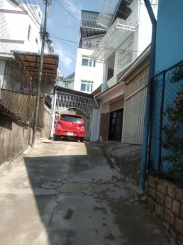 Cần bán lô đất có sẵn nhà trên đường An Dương Vương, Phường 2, TP. Đà Lạt, giá 6,5 tỷ