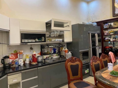 Bán nhà Hoàng Quốc Việt 82m2, Phân lô, 2 tháng, thang máy, ô tô tránh, Kinh doanh, gần phố