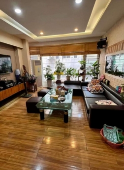 Bán nhà Hoàng Quốc Việt 82m2, Phân lô, 2 tháng, thang máy, ô tô tránh, Kinh doanh, gần phố