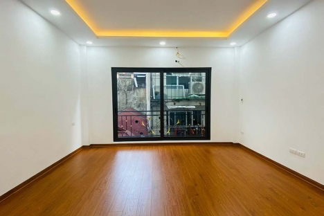 Bán nhà chính chủ,4tầngxMT 4.3m,lô góc,đường oto,gần chợ,phường Ô Chợ Dừa,Đống Đa,8.8 tỷ