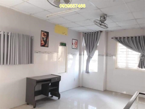 Nhà NGỘP Nguyễn Văn Khối - HXH, Sát CV Làng Hoa, 67m2, 5.6 tỷ