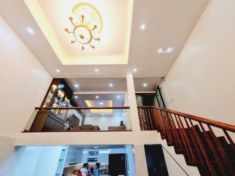 Bán Nhà Phố Quan Nhân Quận Thanh Xuân DT50mX5T MT5m 7 Tỷ Nhà Đẹp Tặng Nội Thất