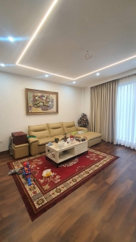 Bán gấp Hoàng Quốc Việt vỉa hè 3m, phân lô ô tô vào nhà, ô tô dừng đỗ, 52m chỉ 8.5 tỷ