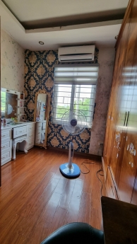 GẤP, bán nhà Nguyễn Ngọc Nại sát phố, DT54m2 x 4.5 tầng, 4.2 tỷ.