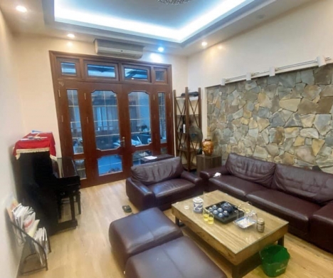 Bán nhà mặt phố Nguyễn Khang - Cầu Giấy, diện tích 92m2 xây 4 tầng, mặt tiền 4.25m giá 18.9 tỷ c