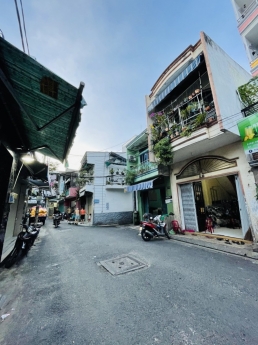 BÁN NHÀ TÂN BÌNH HXH 25M2 NGANG 4M 2 TẦNG ĐẸP LUNG LINH ÂU CƠ CHỈ 2.25 TỶ.