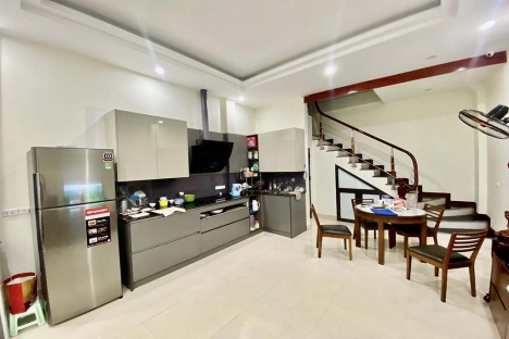 Bán nhà 8.8 tỉ TL,44m,chính chủ,thoáng,đường ô tô,gần trường,quận Đống Đa,0932738111