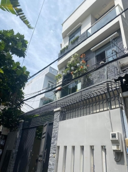 Bán nhà góc 2 mặt tiền ở ngay, Gần chợ Hiệp Bình 75m,Hẻm xe hơi