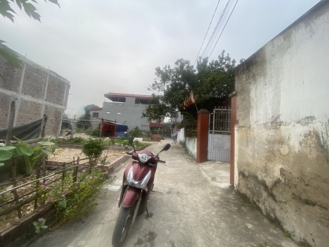 nhỉnh tỷ có ngay mảnh đất tại Đông Anh , oto đỗ đất. gọi  em lợi . làm việc chính chủ