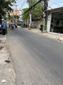 BÁN GẤP MẶT TIỀN KINH DOANH SIÊU ĐỈNH CHU VĂN AN AN BÌNH THẠNH-NGANG 5 DÀI 10 M - DOANG THU 180TR -