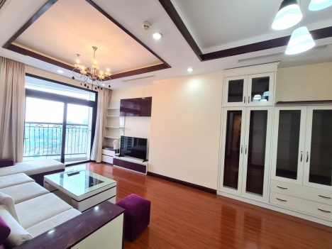 Chính chủ cần bán gấp căn hộ 2 Phòng ngủ Royal city, 102m, nội thất đẹp như hình