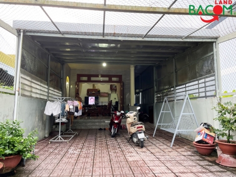 Bán nhà cấp 4, rộng đẹp, xây ở, 370m2, SHR, đường xe hơi, p. Tân Phong, Biên Hoà