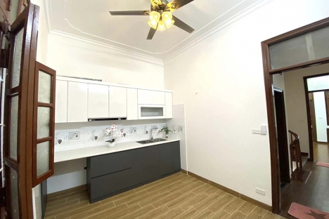 Bán nhà hơn 11 tỷ TL,MT 4.1m,sđcc,thoáng,ngõ oto,gần đường,phố Thái Hà,0932738111