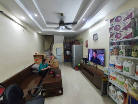 2 NHÀ RA PHỐ - Ô TÔ CÁCH 5M- NGÕ THÔNG
VŨ TÔNG PHAN 31M GIÁ 4.65 TỶ