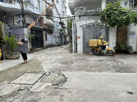 Bán nhà mặt tiền Bàn Cờ, P3,Q3 - 4Lầu 4PN 140tr/m2 DT: 3.8mx18m = 67m2