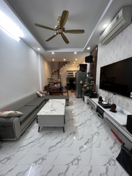 Chính chủ bán nhà Yên Xá, 34m x 5T, 2 thoáng, ngõ ba gác, tặng nội thất. Giá tốt 3.1 tỷ