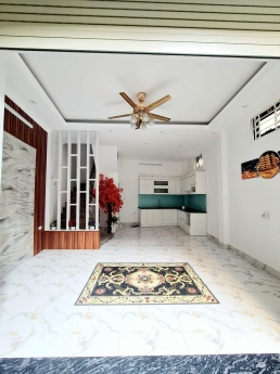 CHÍNH CHỦ BÁN NHÀ MỚI XÂY 5 TẦNG 32M2  BẾN XE YÊN NGHĨA -HÀ ĐÔNG -FULL NỘI THẤT GIÁ 2,45 TỶ