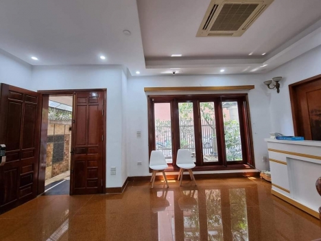 THANG MÁY, LÔ GÓC, Đội Cấn 72m x 6 tầng, giá 7.8 tỷ