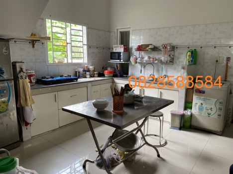 Bán nhà 2 tầng, hẻm xe hơi Quốc lộ 1A, An Phú Đông, Quận 12, 117 m2,  giá 5,1 tỷ.