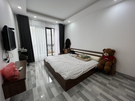 Chính chủ bán nhà Yên Xá, 34m x 5T, 2 thoáng, ngõ ba gác, tặng nội thất. Giá tốt 3.1 tỷ
