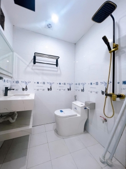 Bán nhà phố Nguyễn Ngọc Nại, nhà mới long lanh, thang máy, ngõ thông ô tô, giá 9.6 tỷ
