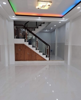 Bán nhà Quận 12 giá rẻ- 56m2- 3 Tầng.Hẻm xe hơi