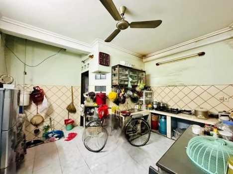 Q11, HXH TRÁNH , SÁT MT HÀN HẢI NGUYÊN, GẦN 3THÁNG2, VỪA Ở VỪA KINH DOANH, NGANG HIẾM 4.7M, SỔ